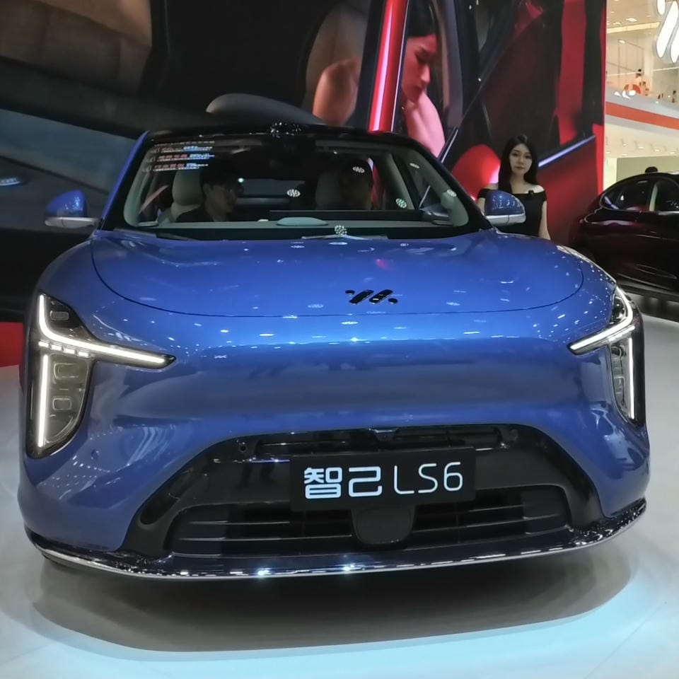 1756901511436923.jpg 智己LS6竖(1)_cr960.jpg