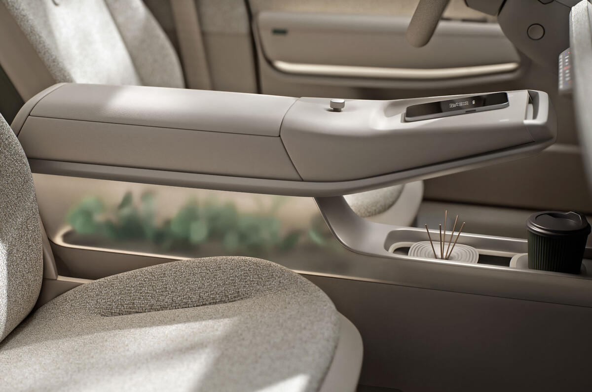 1757255056237443.jpg vw-t-cross-concept-centre-console.jpg